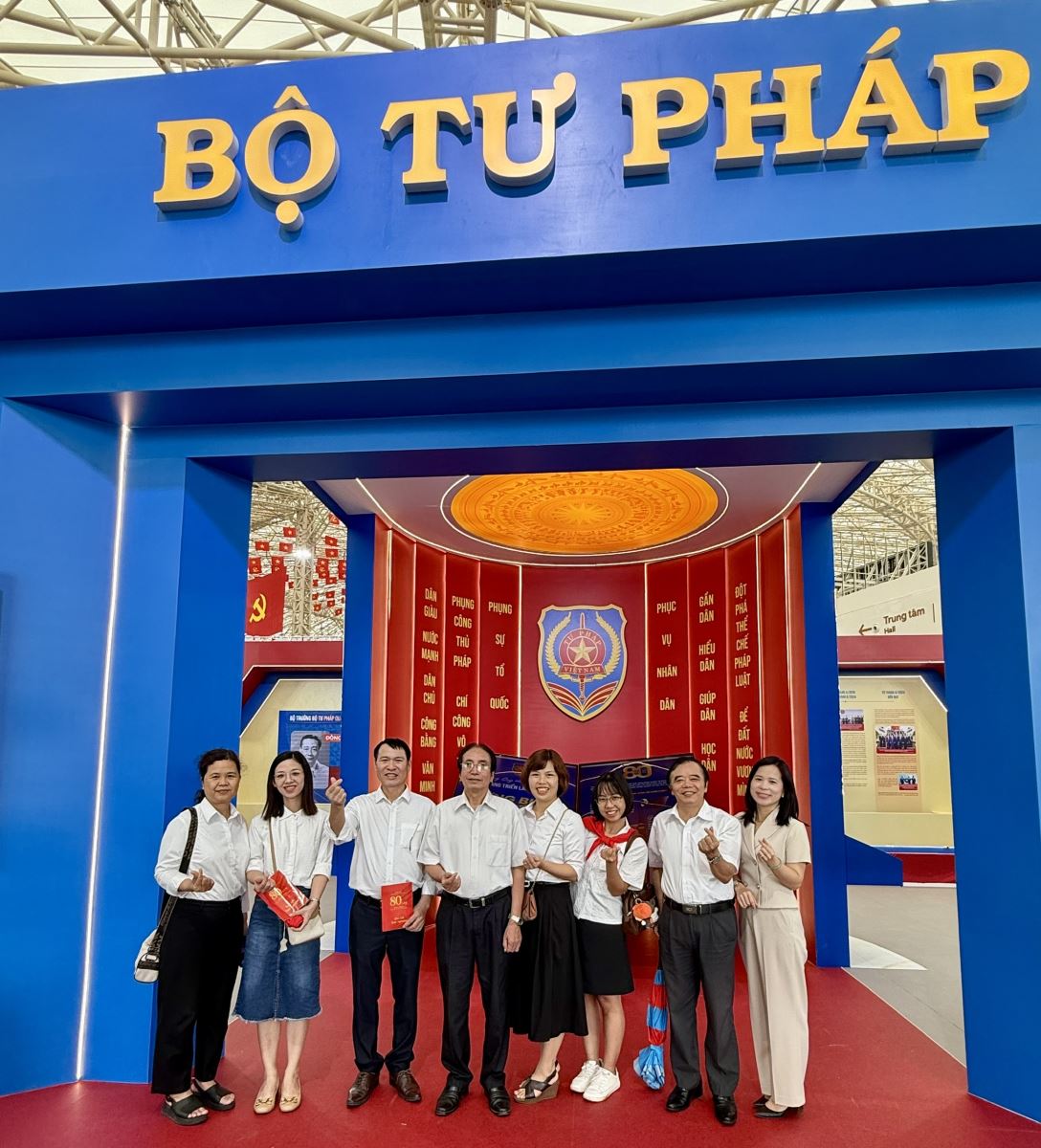 Bộ môn Lý luận chung về Nhà nước và pháp luật tham dự triển lãm
